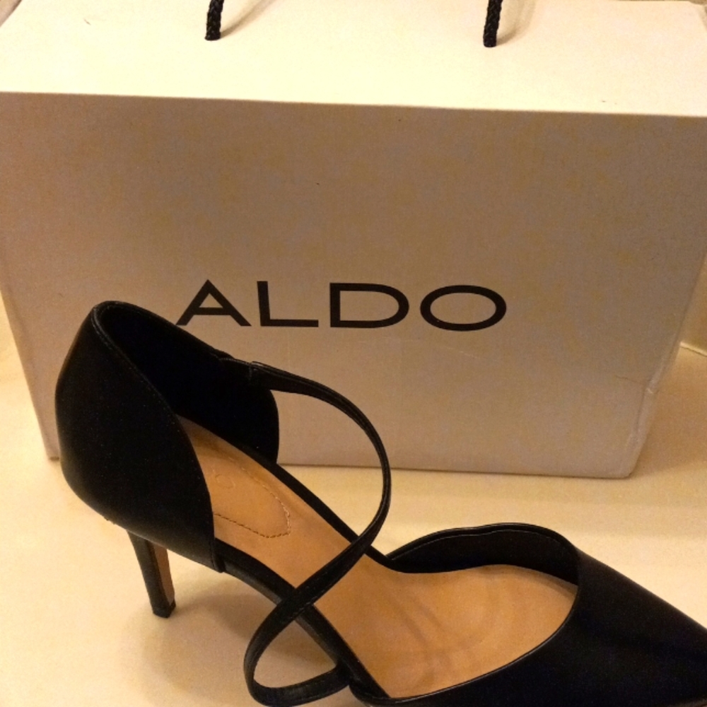 ALDO PUMPS